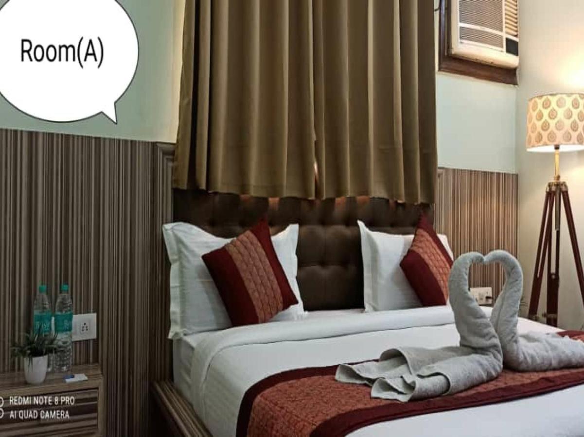 Oyo 74401 Aster Garden Suites Delhi  Bagian luar foto