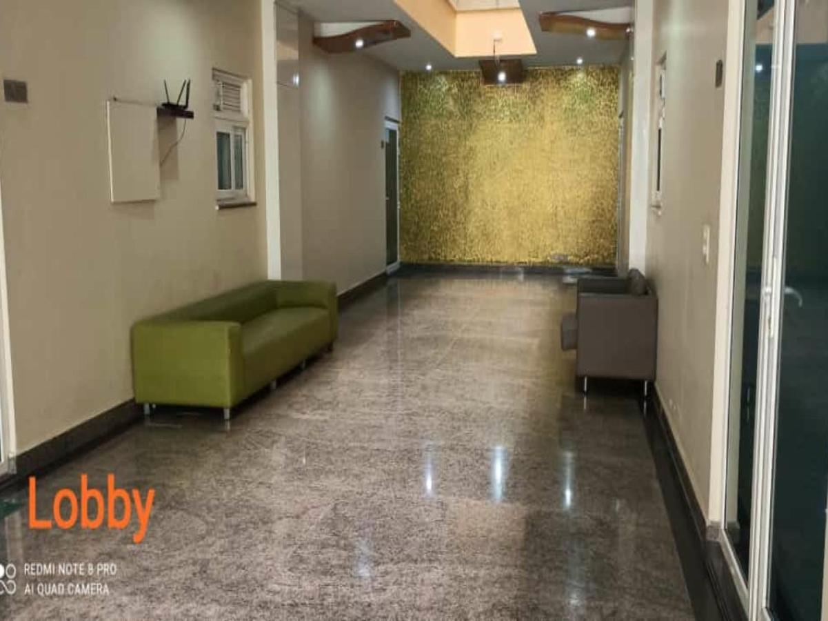 Oyo 74401 Aster Garden Suites Delhi  Bagian luar foto