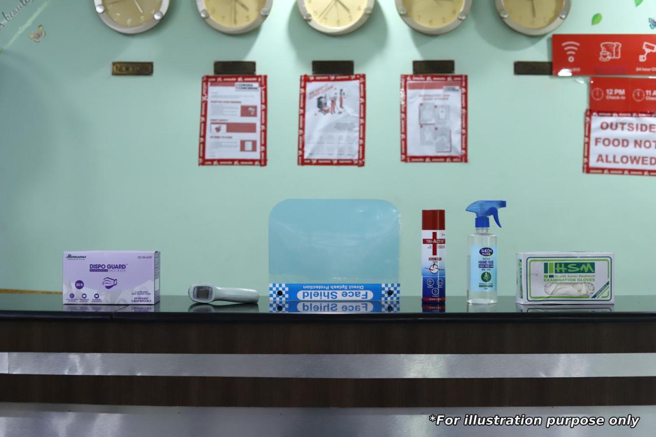 Oyo 74401 Aster Garden Suites Delhi  Bagian luar foto