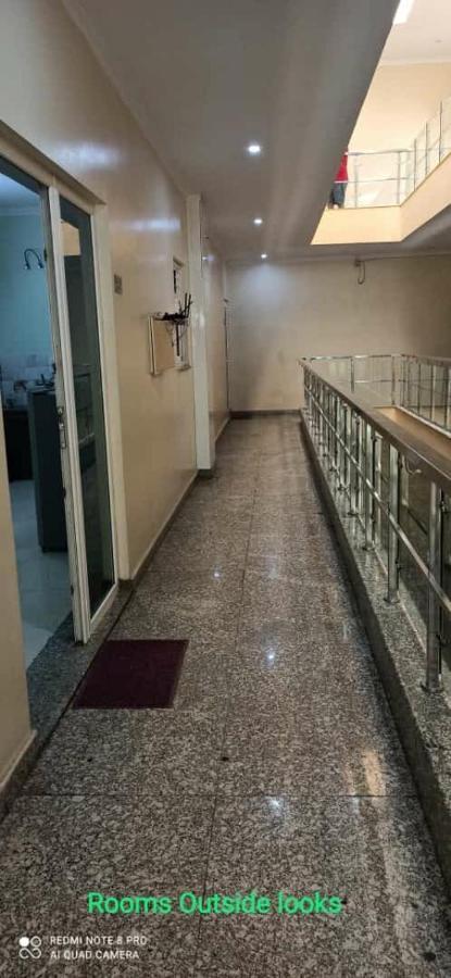 Oyo 74401 Aster Garden Suites Delhi  Bagian luar foto